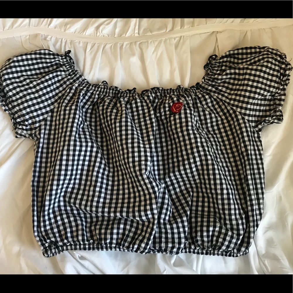 Off the shoulder crop top black boutique